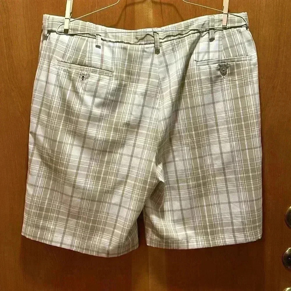 Cool 18 Pro golf shorts size 40 - Picture 2 of 3
